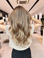 海外ハイライト　ロング　レイヤースタイル　ミルキーブロンド