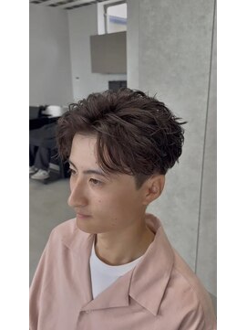 ホワイト(WHITE) フェザースパイラル/フェザーショート/メンズパーマ