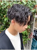 スパイラルパーマツイストパーマアップバング短髪メッシュ