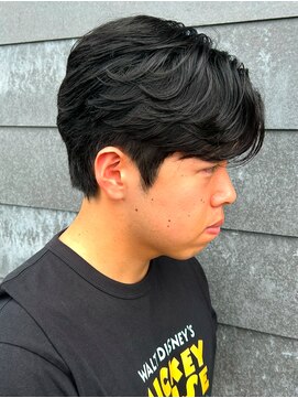 ヒュイル バイ ニアウ(Hwyl by Niau) メンズマッシュセンターパートスパイラルパーマニュアンスパーマ