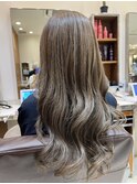 マットベージュ　ハイライト　ロング