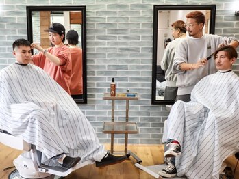 サンディーズバーバーショップ(Sandees)の写真/▼仕事帰りなど是非、お気軽にお立ち寄りください▼火・木・金カット最終受付２０時まで／土日朝９時～