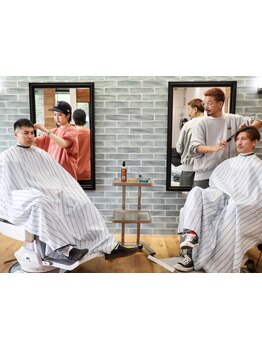 ▼仕事帰りなど是非、お気軽にお立ち寄りください▼火・木・金カット最終受付２０時まで／土日朝９時～