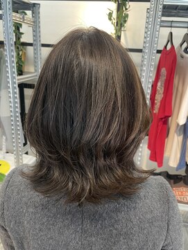 バーシャミ 博多(Baciami) くびれが可愛い【ミディアムレイヤー】