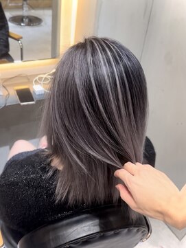 ベル(belle) 【バレイヤージュ】シルバー系