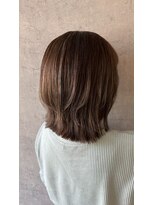 ポリマン 西新井(poliment)&nbsp;白髪を魅せる白髪ボカシハイライト くびれレイヤーミディアム