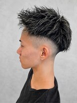 フリットグラン(FRIT GRAND)&nbsp;ハイライトで魅せるジェットモヒカン｜一宮メンズカット