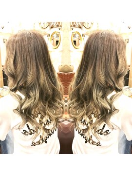 アンフィ 弘明寺(Anphi) 【Anphi】グラデーショングレイジュカラー