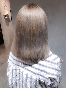 ジーナ(XENA) シルバーホワイトミルクティー