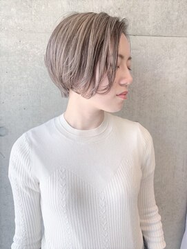 ビートス(BEAT S) 【BEAT S】前下がりショート ミルクティー/ダブルカラー