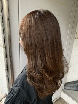 エミュー(emue) 20代30代  ナチュラル　ラベンダーアッシュ