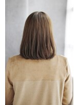 オティアプラスエヌ(OTTIA+n)&nbsp;20代30代40代　ムードを呼ぶショートバング【松山】