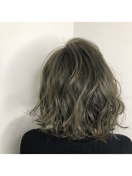 ユニ(Uni.) カーキグレージュカラー