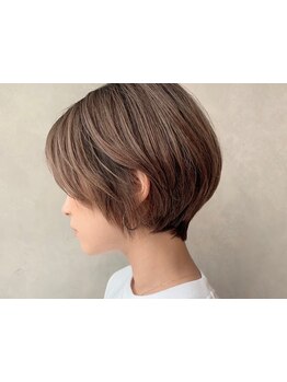 初めてのショートヘアもお任せ☆髪質や骨格を見極めたカットで、あなたに似合うショートヘアを実現します。