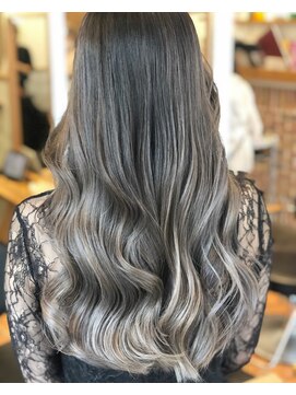 ラフィスヘアードープ 新宿店(La fith hair dope) グレージュのバレイヤージュカラー☆