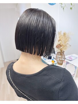 チェレ ロッソ 金剛店(Chere rosso) 40代ショート・パッツとボブ・白髪ぼかしカラー