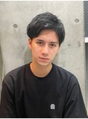 ビジネスマンにも人気のアップバングショートスタイル