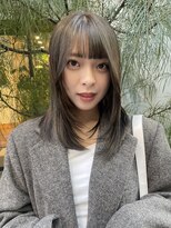 ノラギンザユー(NORA GINZA/U)&nbsp;顔まわりカット顔まわりレイヤーカットシャギーレイヤーオリーブ