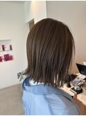 オリーブベージュカラー