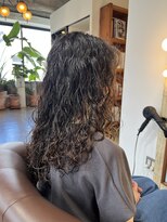 ビハインドザカーテン(BEHIND THE CURTAIN)&nbsp;ロングレイヤー×スパイラルパーマ