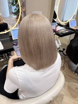 アーチバイケンジ(arch by kenje) ホワイトベージュカラー