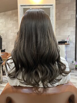 ハコ(H.A.Co) オリーブグレージュです。