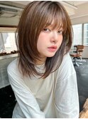 ミディアムレイヤーアッシュカラー小顔顔まわり