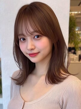 ロイオブジゼル(roi of GiseL) ミディアムレイヤースタイル 似合わせカット 顔周りレイヤー