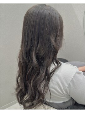 ロエ(Lowe') シルバーグレージュ