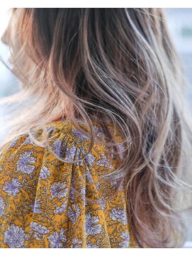 ニコヘアー(niko hair) 『R』使用!ホワイトアッシュのグラデーション▼LINEID@vey3047y