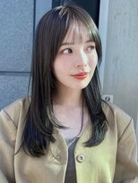 イメチェン ホワイトブロンド 外ハネボブ 美髪 ワイドバング