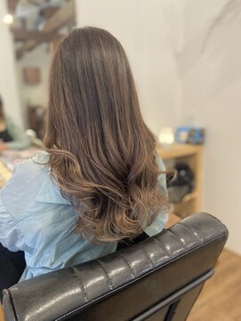ヘアースタジオ ゼン カロン(Hair studio Zen kalon) 白髪ぼかしバレイヤージュ