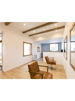 海を連想させる空間でゆったり寛げる♪お客様とじっくり向き合い、あなただけの美容時間をご提供◎