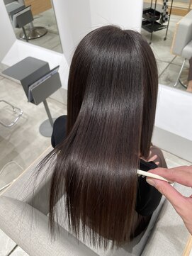 ステアケース 武蔵小杉店(stair:case) 地毛のような柔らかさ、鏡のようなツヤを叶えるストレート