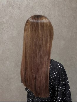 デフラグ(DEFRAG-Peridot huit-)の写真/髪の状態を見極めセレクト。自分史上最高の手触りとツヤ髪へ◇本当にいいものしか使わない技術にファン多数