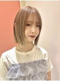 ショートボブ切りっぱなしボブタッセルボブブリーチダブルカラー