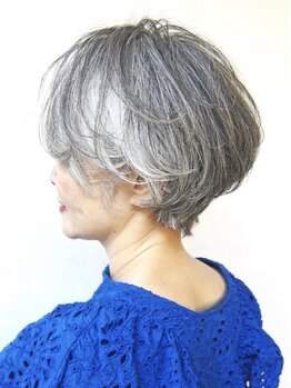 サラ(SARA)の写真/髪悩みに寄り添う徹底カウンセリング♪毛髪診断×特製トリートメントで艶やかで上品な白髪カバーへ