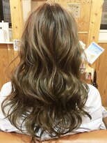 ララテラス(LaLa Terrace)&nbsp;～LaLa Terrace流～カーキグレー×大人可愛い波ウェーブ