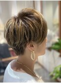 ショートボブ