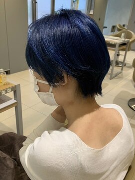 アース 高円寺店(HAIR & MAKE EARTH) ブルーカラー×ショートスタイル♪ 《earth_aoyagi0415》