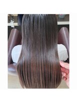 ルーミールーム(RoomieRoom)&nbsp;ミセスヘア/アッシュブラック/髪質改善/ツヤ髪ミディ/立体感