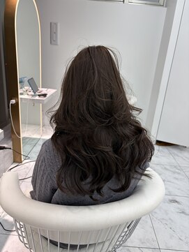 ロンドルピナス 小倉(Lond Lupinus) ミディアムレイヤーカット/似合わせカット/大人ガーリー/20代