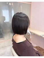 フィーカ(fika)&nbsp;イメチェンあご下2センチ切りっぱなしボブ