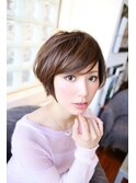 前髪深めのショートボブ