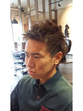 クラッキ ヘアークリエイション(CRAQUE hair creation) ベリーショート+ツーブロックスタイル&カラー