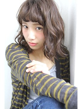 アトレ コウベ(Attrait KOBE) 無造作ウェーブ×ミディアムボブ