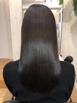 アコンプリッシュ 代官山 恵比寿(accomplish) プラチナミネコラ