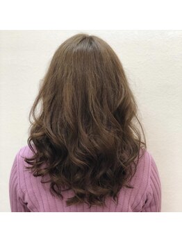 ヘアーブランシェ 貝塚店(HAIR Branche)の写真/流行の“ゆるふわ”な毛先で大人キレイなニュアンスを楽しもっ★♪お手入れ＆まとめ髪のアレンジも簡単に♪