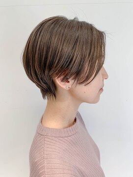 テトヘアー(teto hair) ハンサムショート、アッシュブラウン、前下がりショート