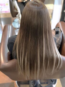 トゥエンティーフォー(24) メッシュカラーでこなれ感プラス♪エクステだからダメージゼロ★